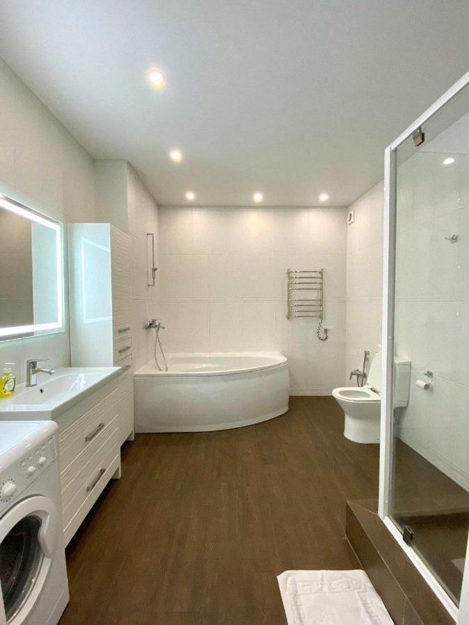 Gagarin Plaza Stylish Apartment Οδησσός Εξωτερικό φωτογραφία