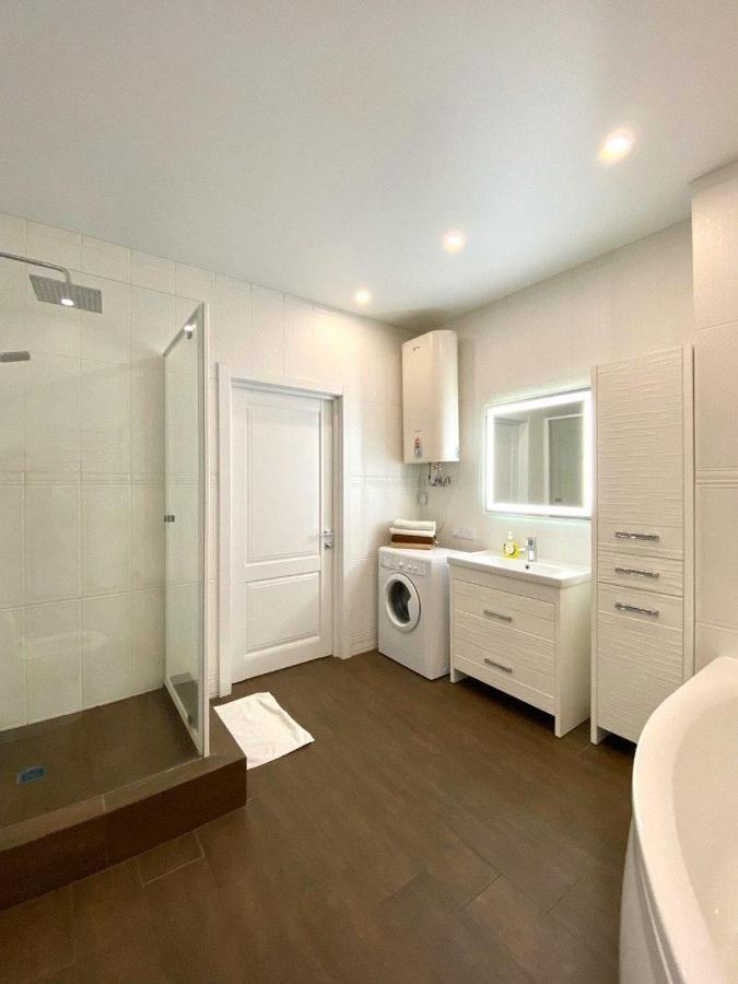 Gagarin Plaza Stylish Apartment Οδησσός Εξωτερικό φωτογραφία