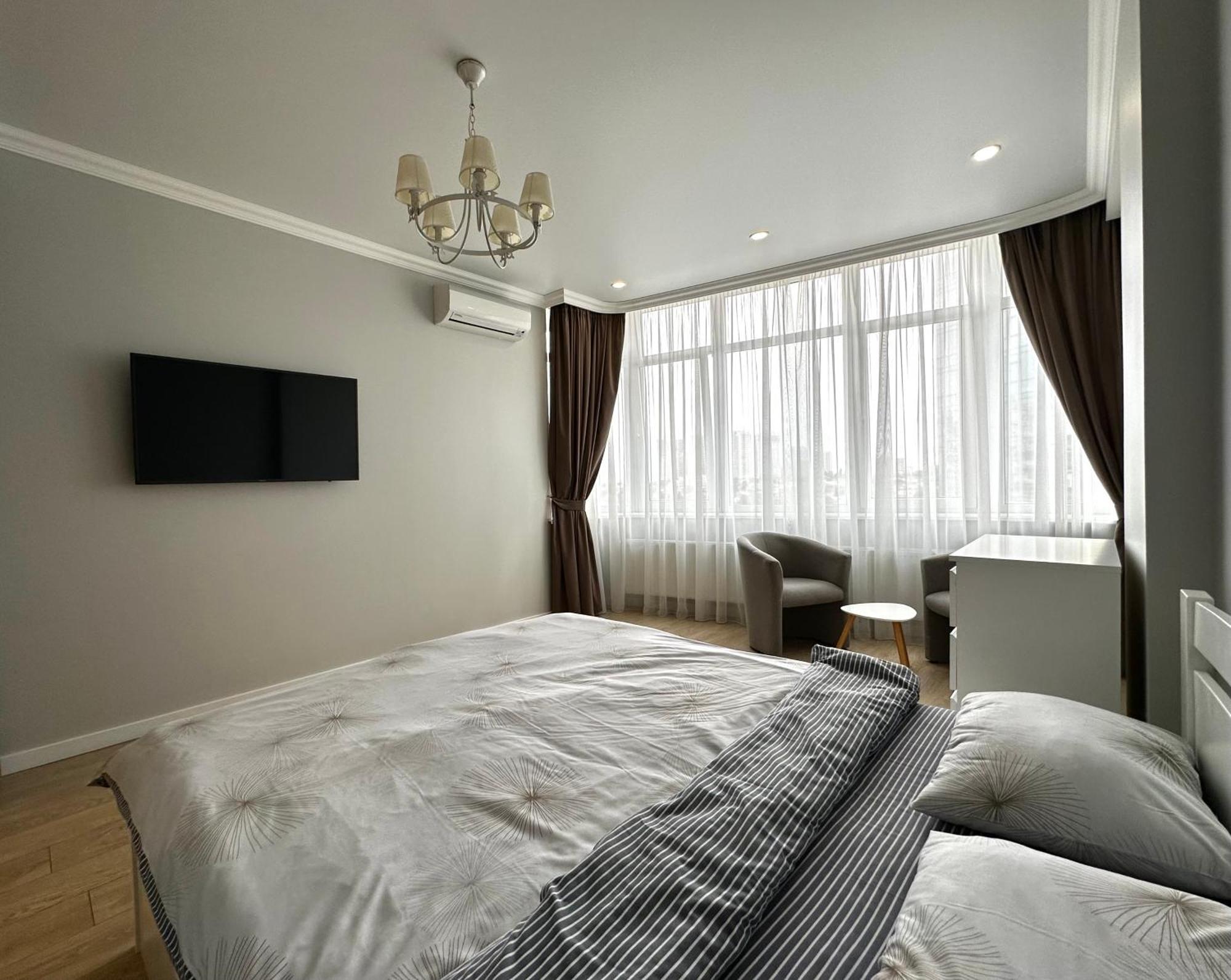 Gagarin Plaza Stylish Apartment Οδησσός Εξωτερικό φωτογραφία